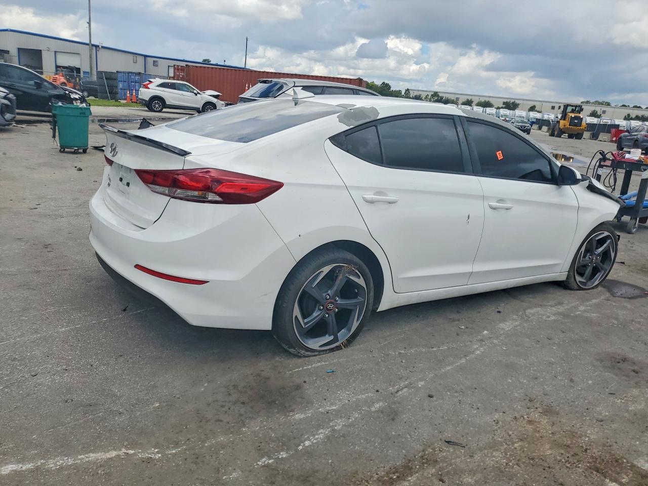 2017 Hyundai Elantra Se - Фото 3