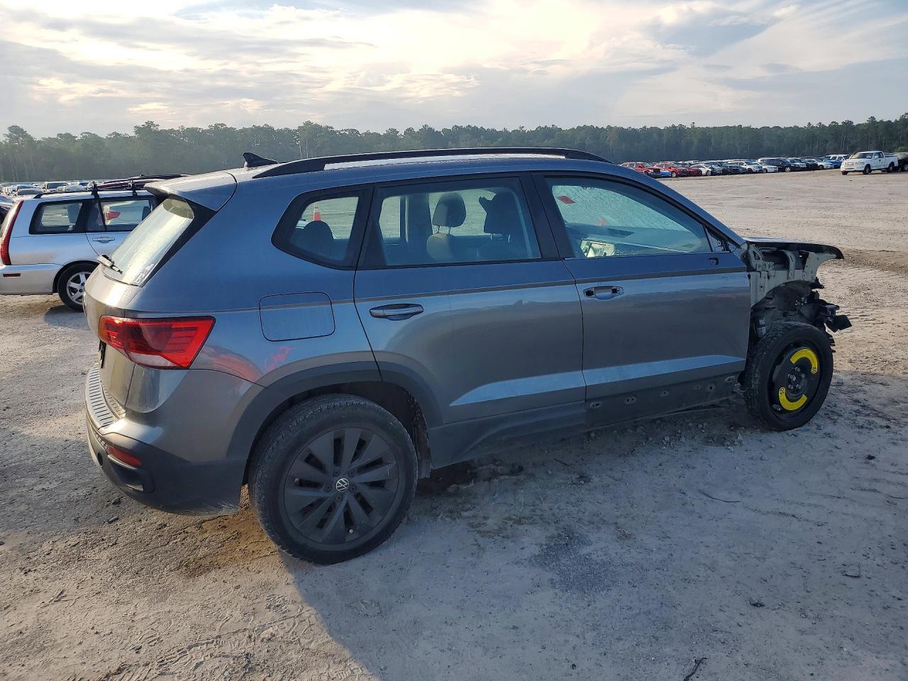 2024 Volkswagen Taos S - Фото 3