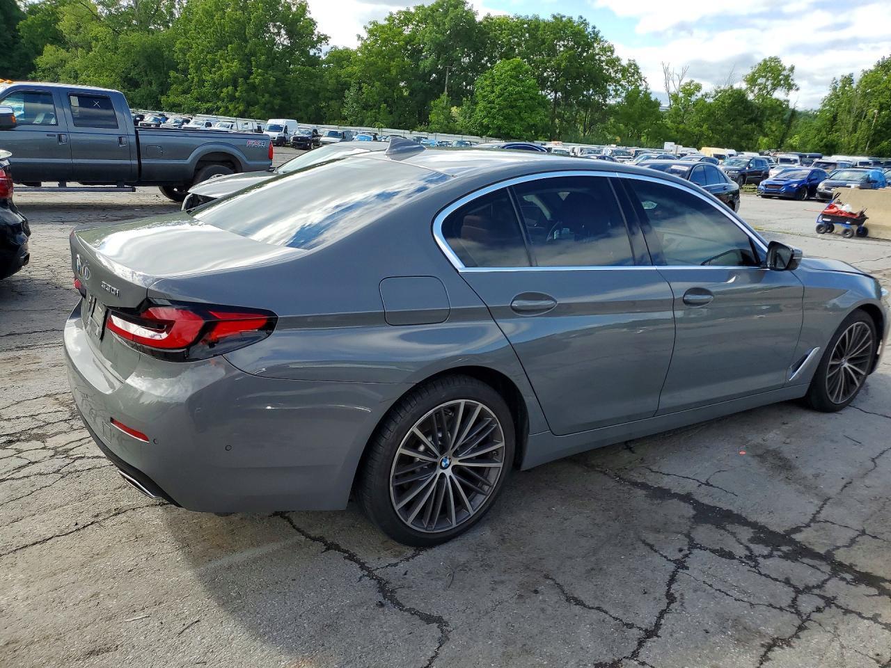 2021 BMW 530 Xi - Фото 3