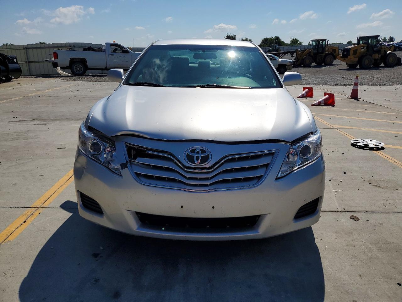 2011 Toyota Camry Le - Image 5