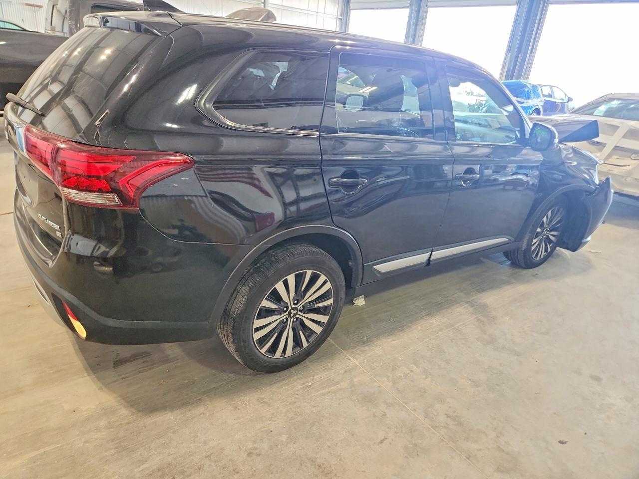 2020 Mitsubishi Outlander Se - Фото 3