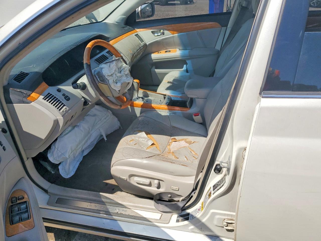 2007 Toyota Avalon Limited - Image 7