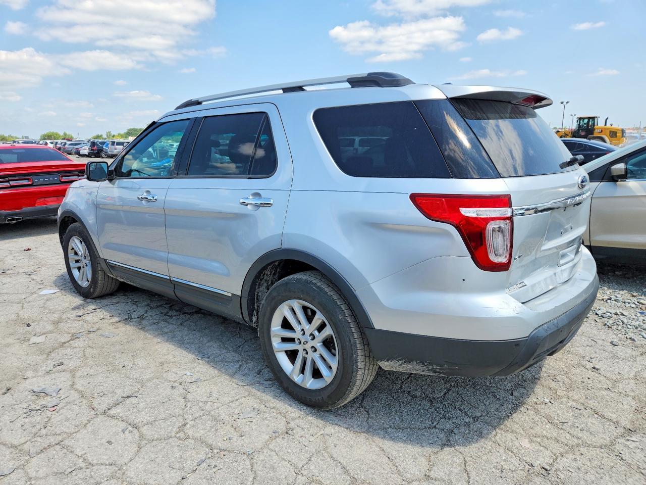 2015 Ford Explorer Xlt - Image 2