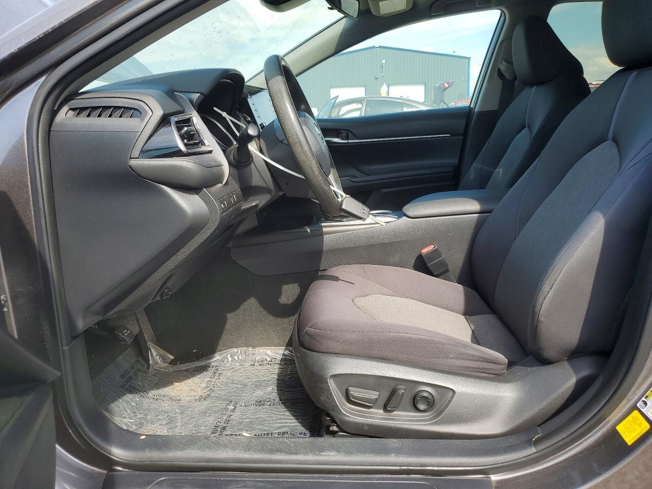 2022 Toyota Camry Le - Фото 7