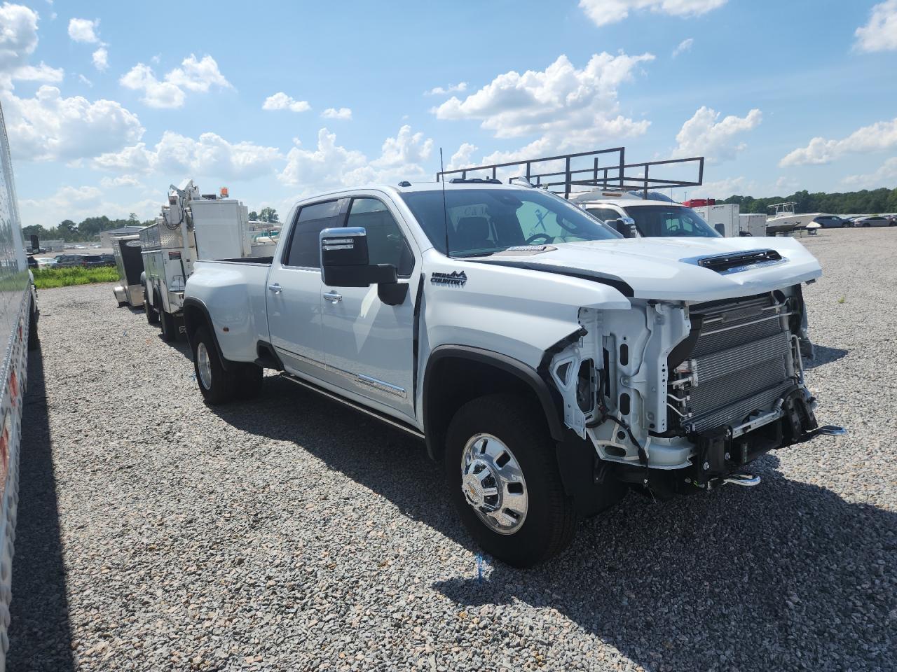 2026 Chevrolet Silverado K3500 High Country - Image 4