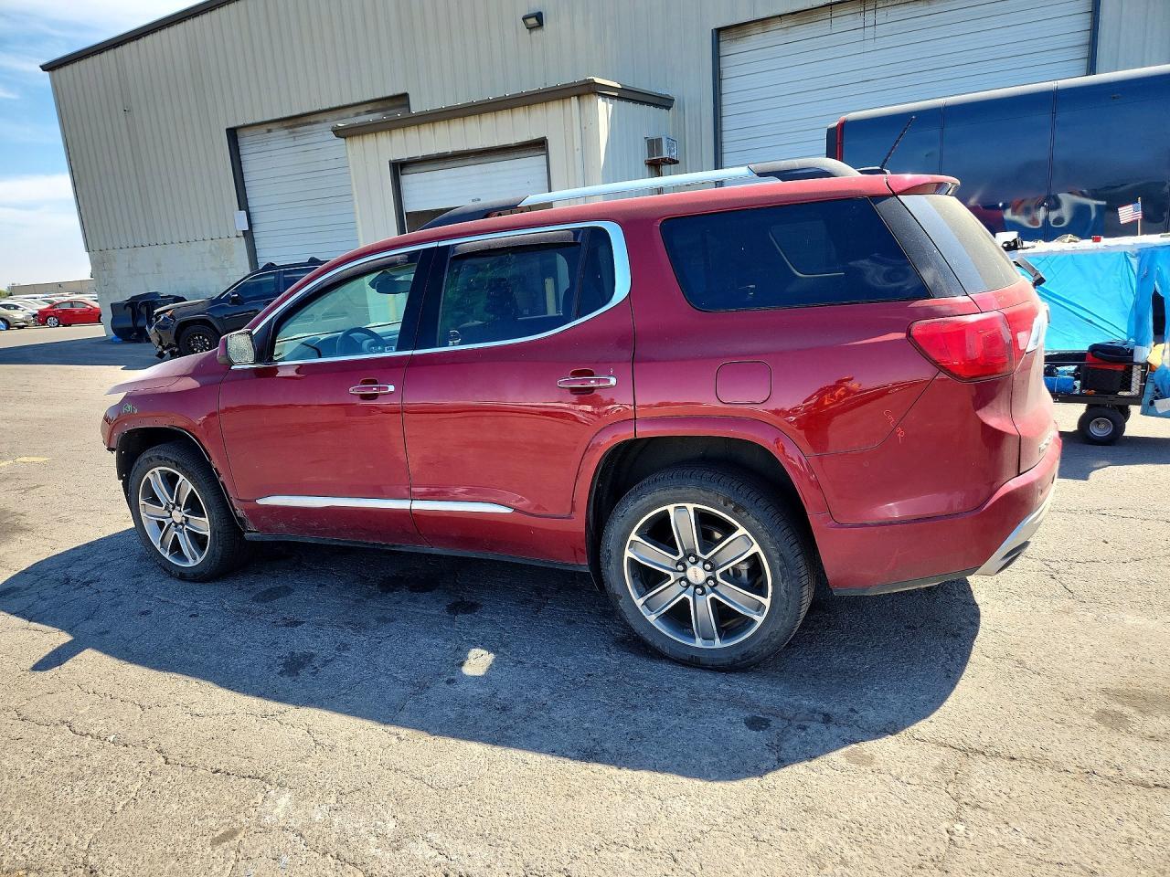 2019 GMC Acadia Denali - Фото 2