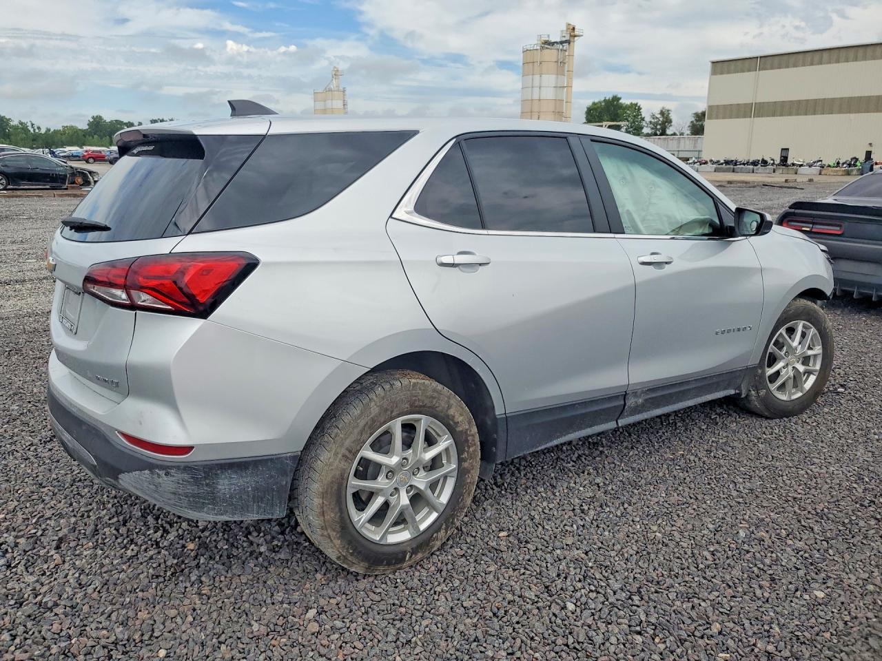 2022 Chevrolet Equinox Lt - Image 3