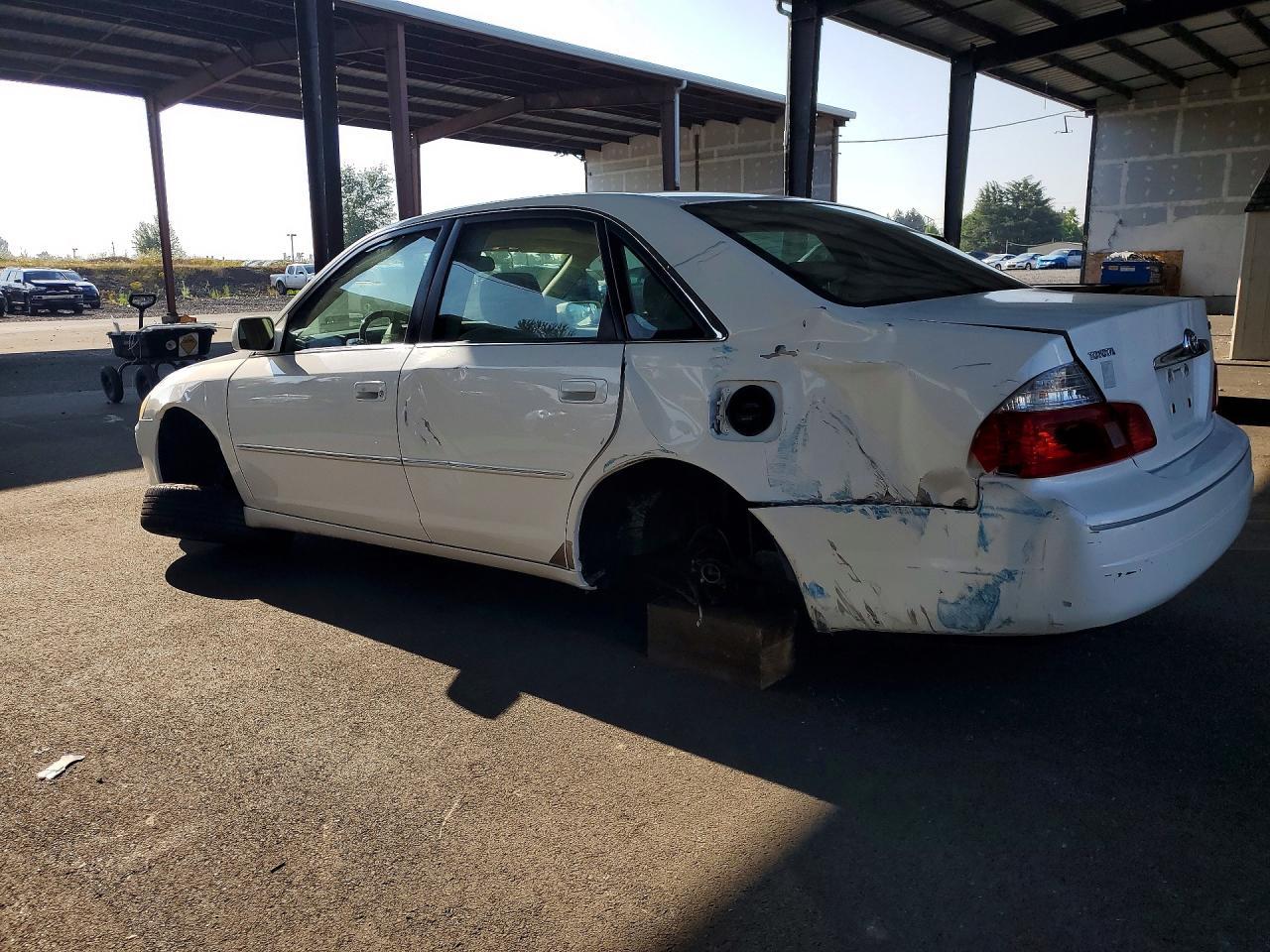 2004 Toyota Avalon Xls - Image 2