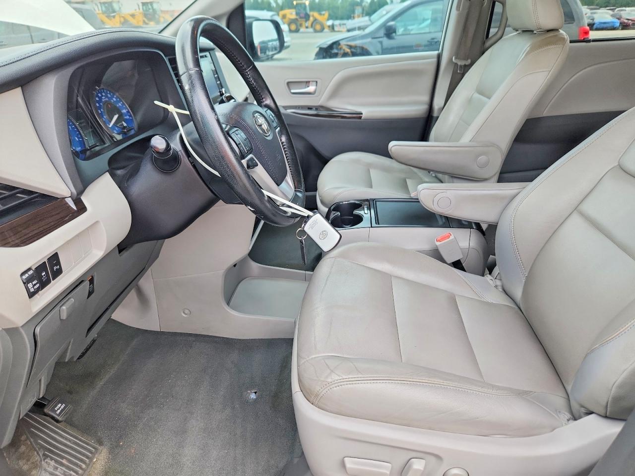 2019 Toyota Sienna Xle 8-Passenger - Image 7