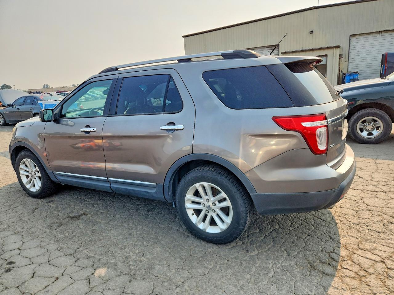 2011 Ford Explorer Xlt - Image 2