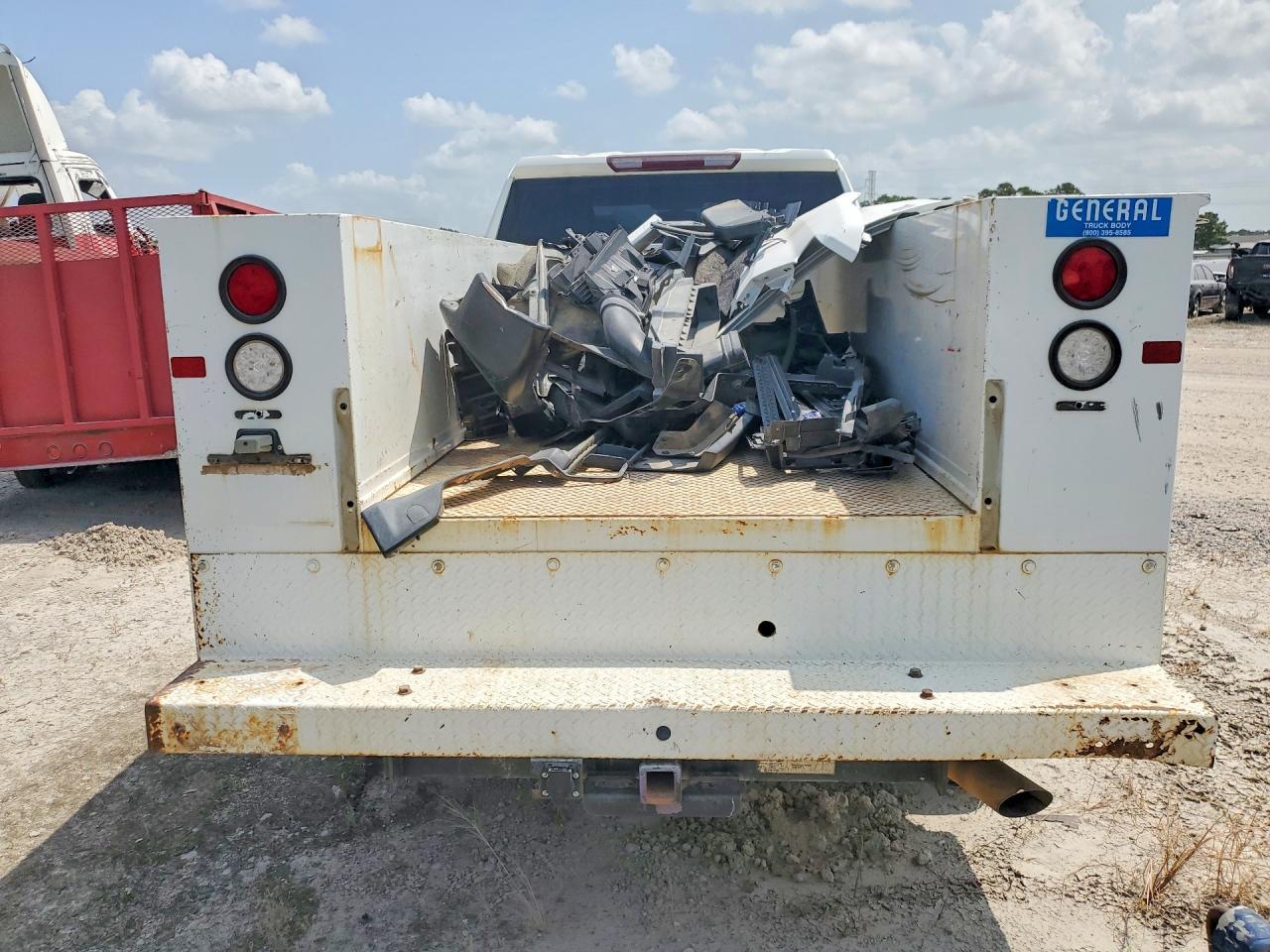 2020 Chevrolet Silverado C3500 - Фото 6