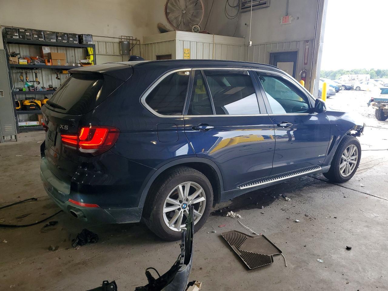 2015 BMW X5 xDrive35I - Фото 3