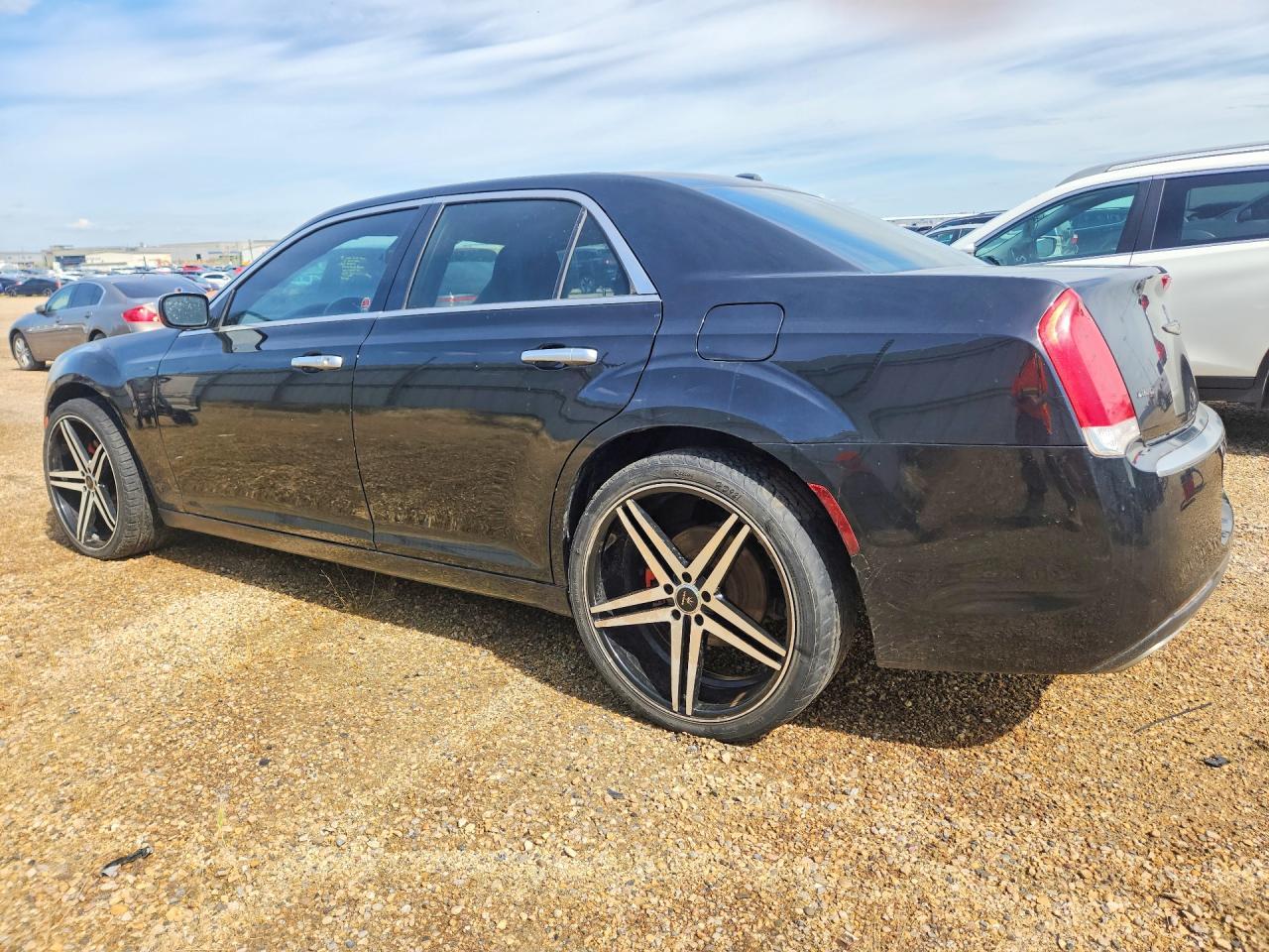 2016 Chrysler 300C Platinum - Image 2