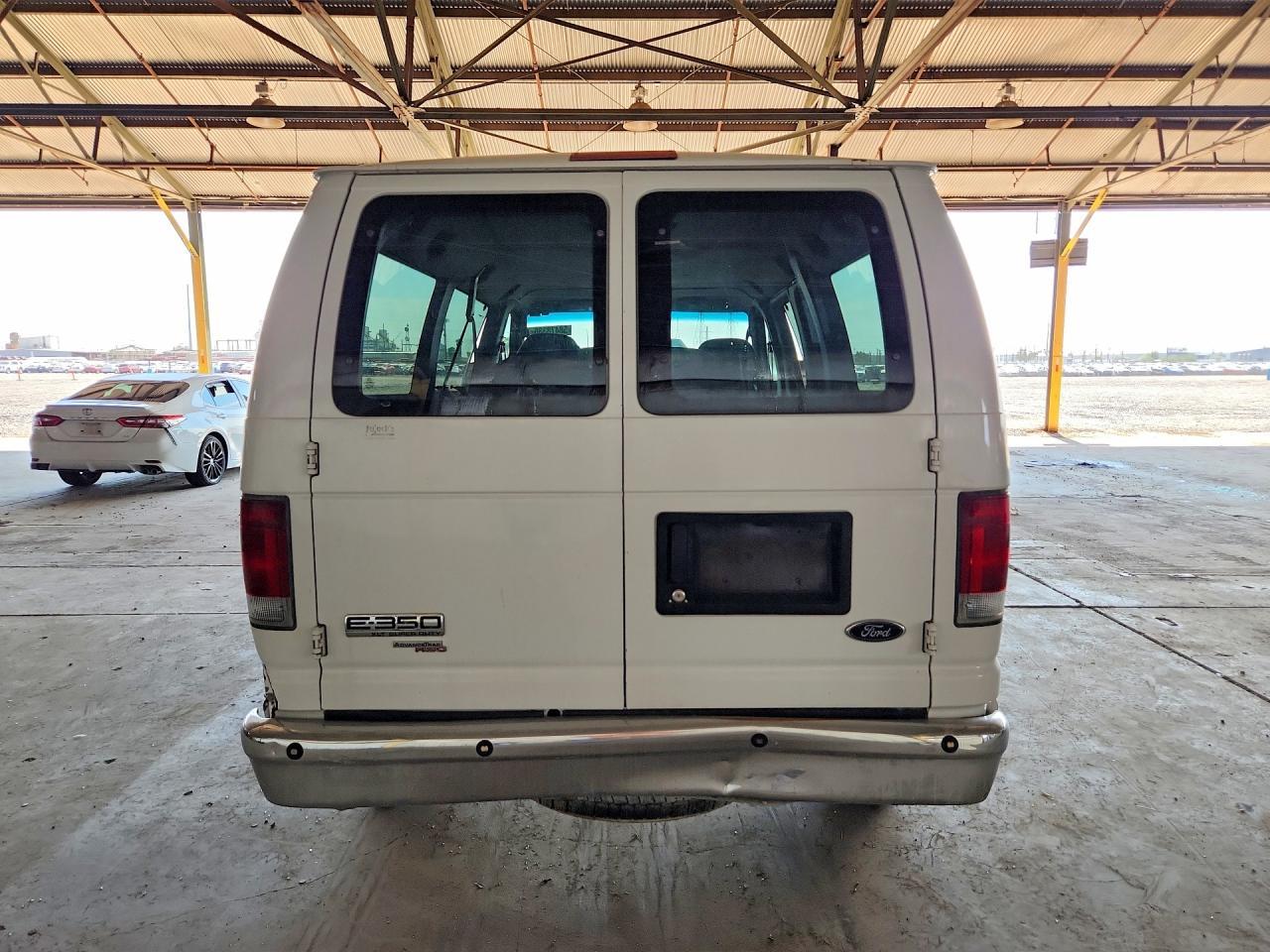2008 Ford Econoline E350 Super Duty Wagon - Фото 6