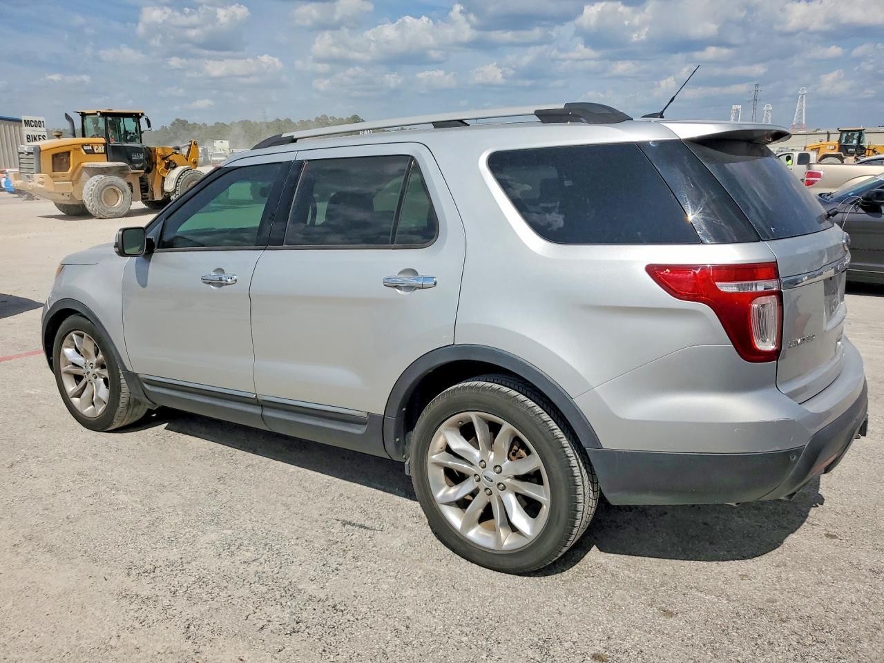 2013 Ford Explorer Limited - Image 2