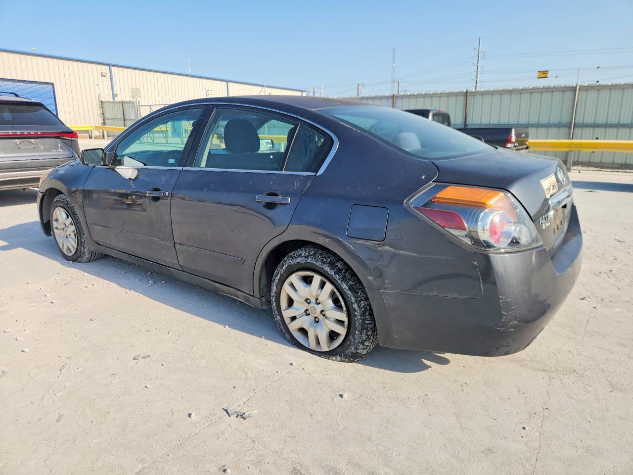 2012 Nissan Altima 2.5 - Фото 2