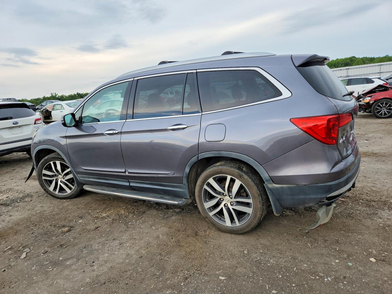 2016 Honda Pilot Elite - Фото 2