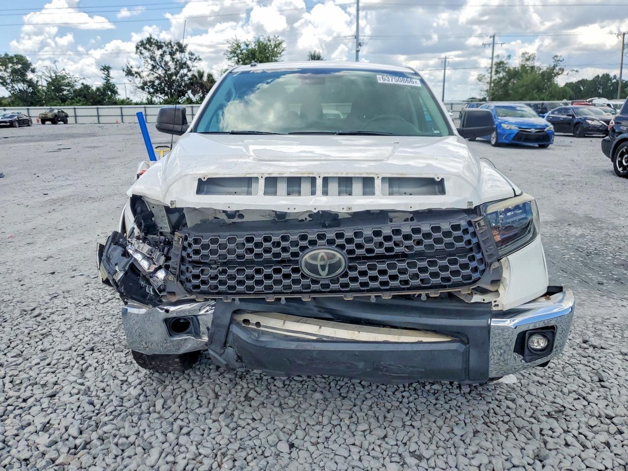 2018 Toyota Tundra Crewmax Sr5 - Image 5