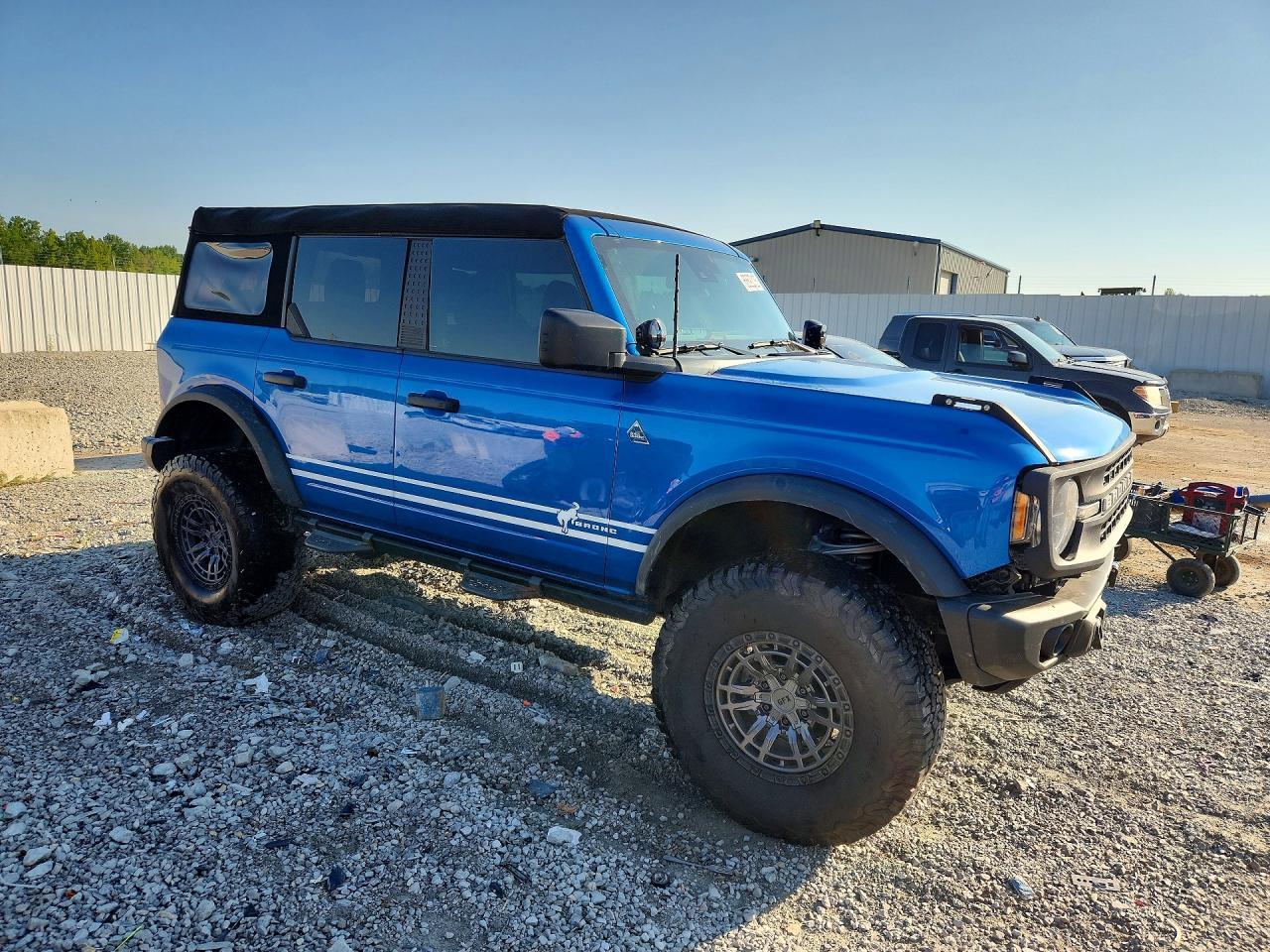 2023 Ford Bronco Base - Image 4