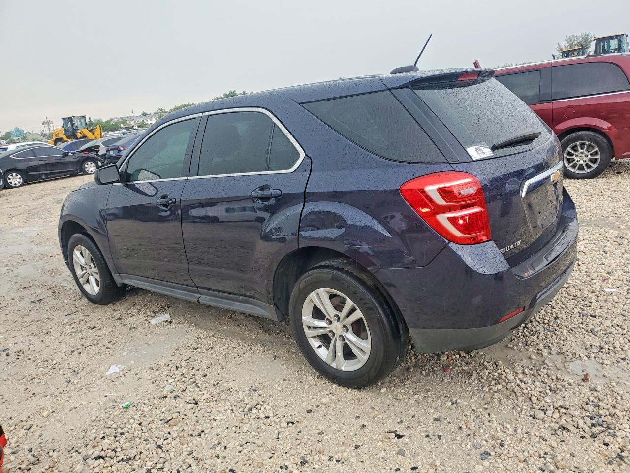2017 Chevrolet Equinox Ls - Фото 2