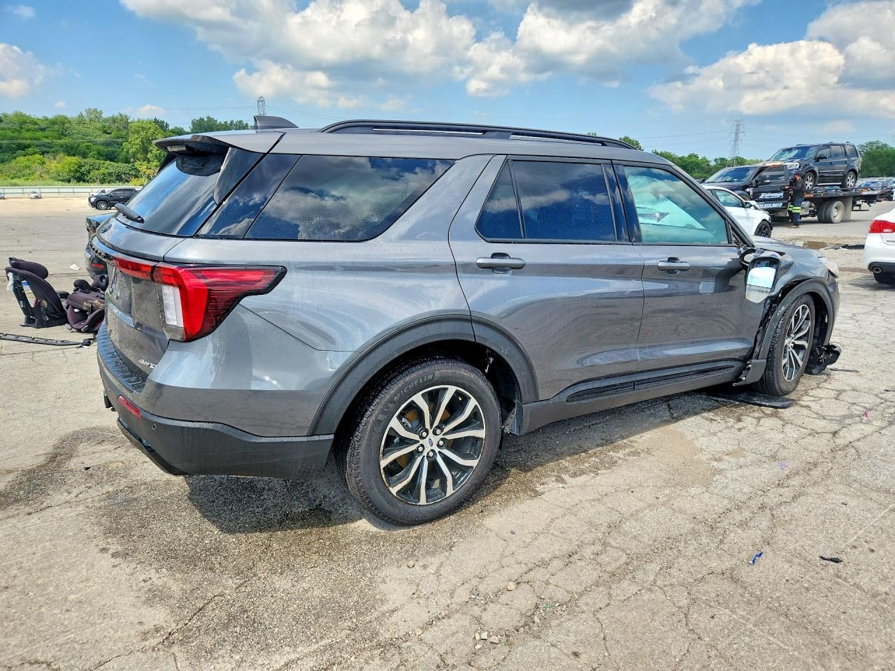 2026 Ford Explorer St-Line - Фото 3