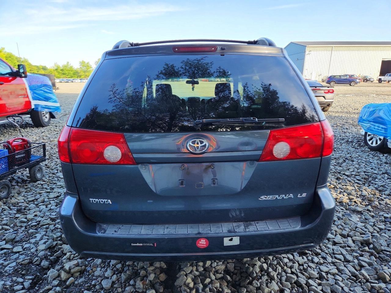 2008 Toyota Sienna Le 7-Passenger - Фото 6