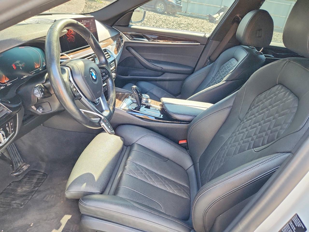 2021 BMW 530 Xi - Image 7