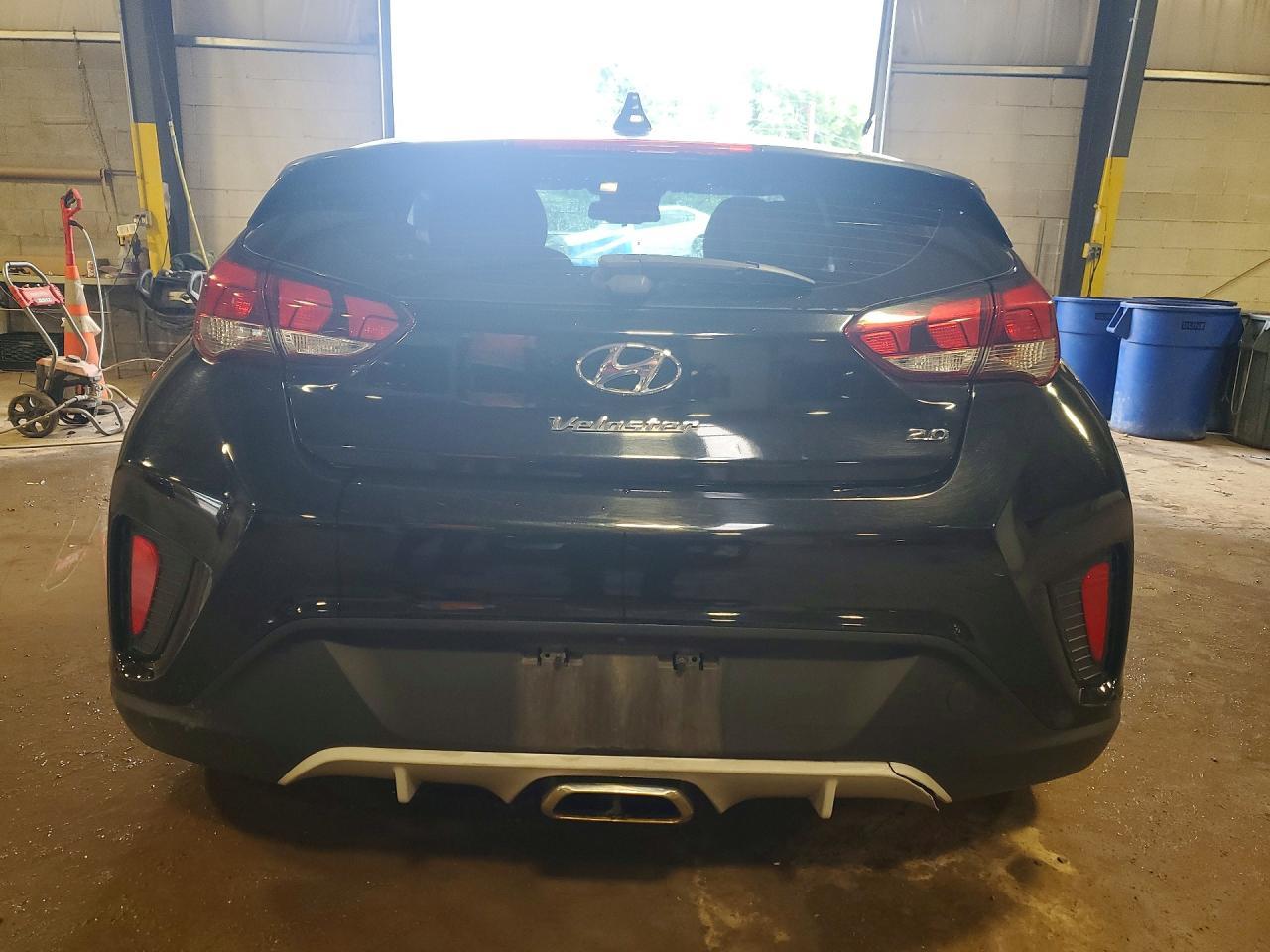 2019 Hyundai Veloster 2.0L Premium - Фото 6