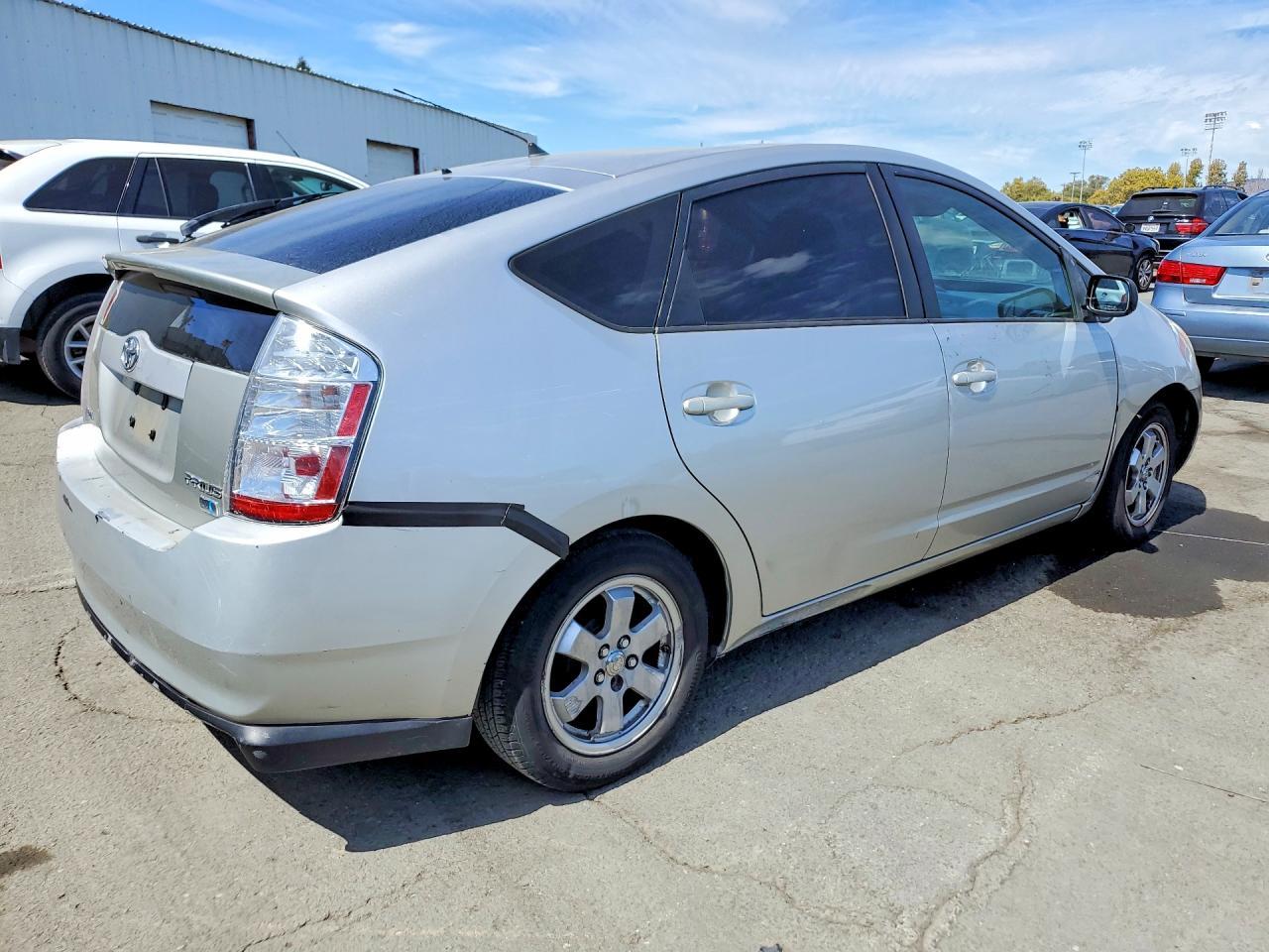 2004 Toyota Prius Base - Фото 3