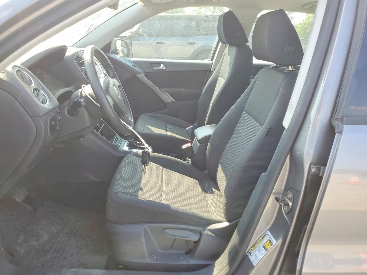 2010 Volkswagen Tiguan S - Image 7