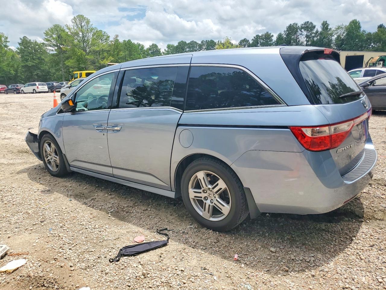 2012 Honda Odyssey Touring - Фото 2