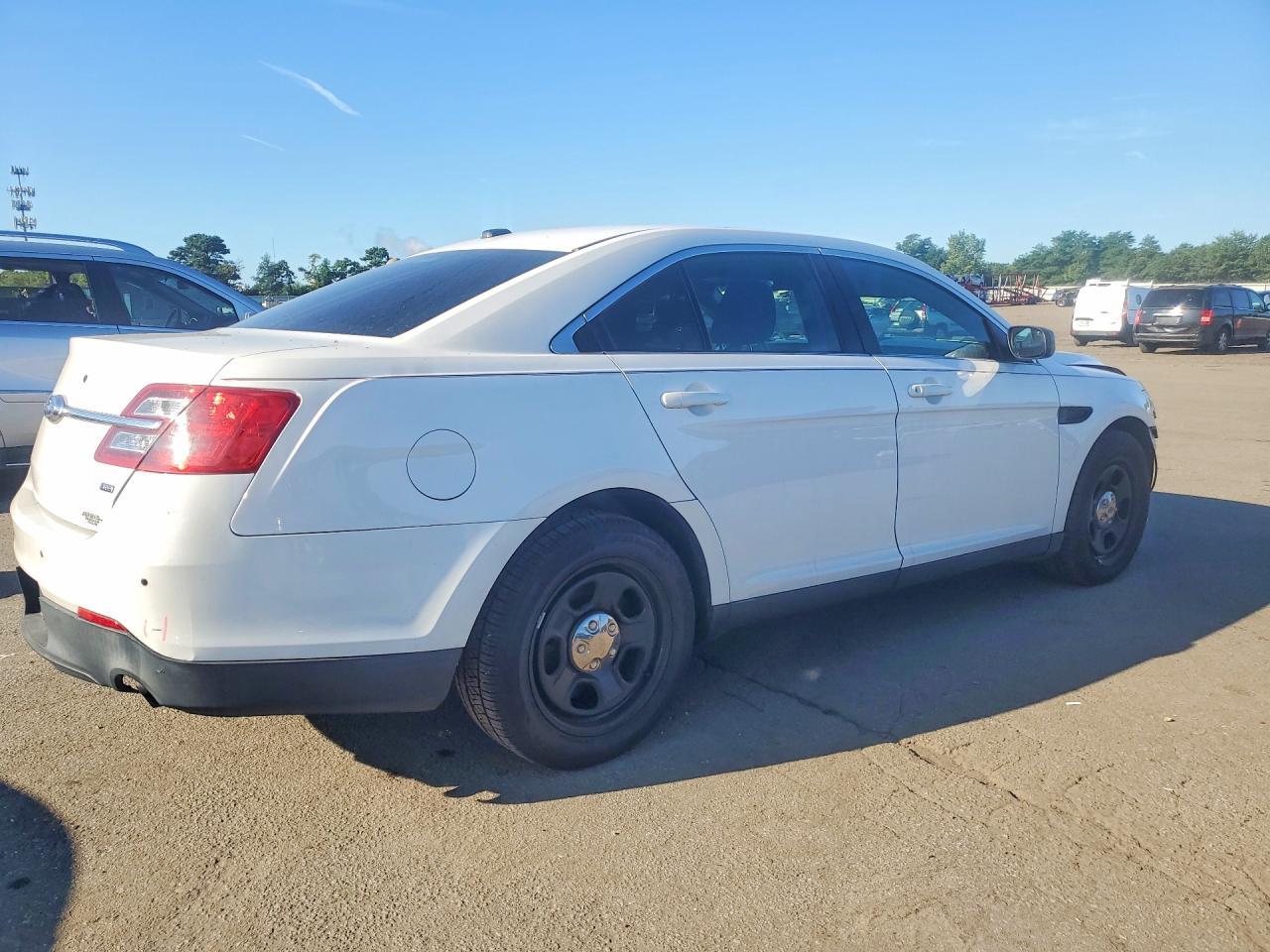 2017 Ford Taurus Police Interceptor - Фото 3