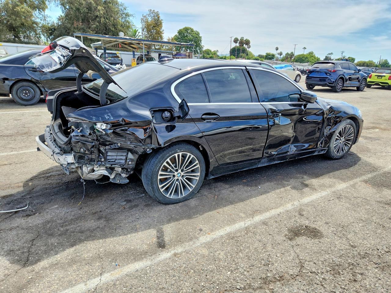 2019 BMW 530 I - Image 3