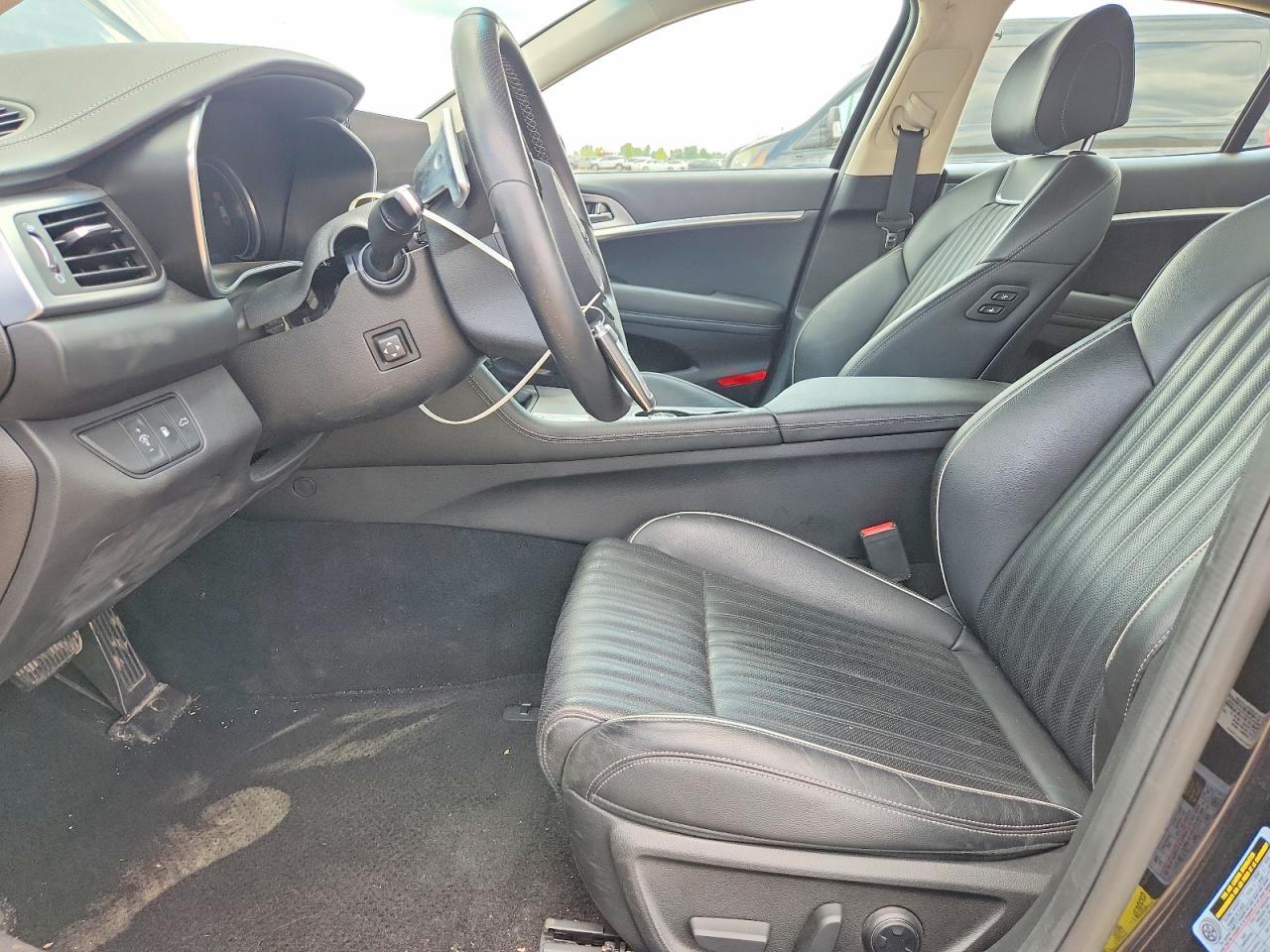 2022 Genesis G70 3.3T Standard - Image 7