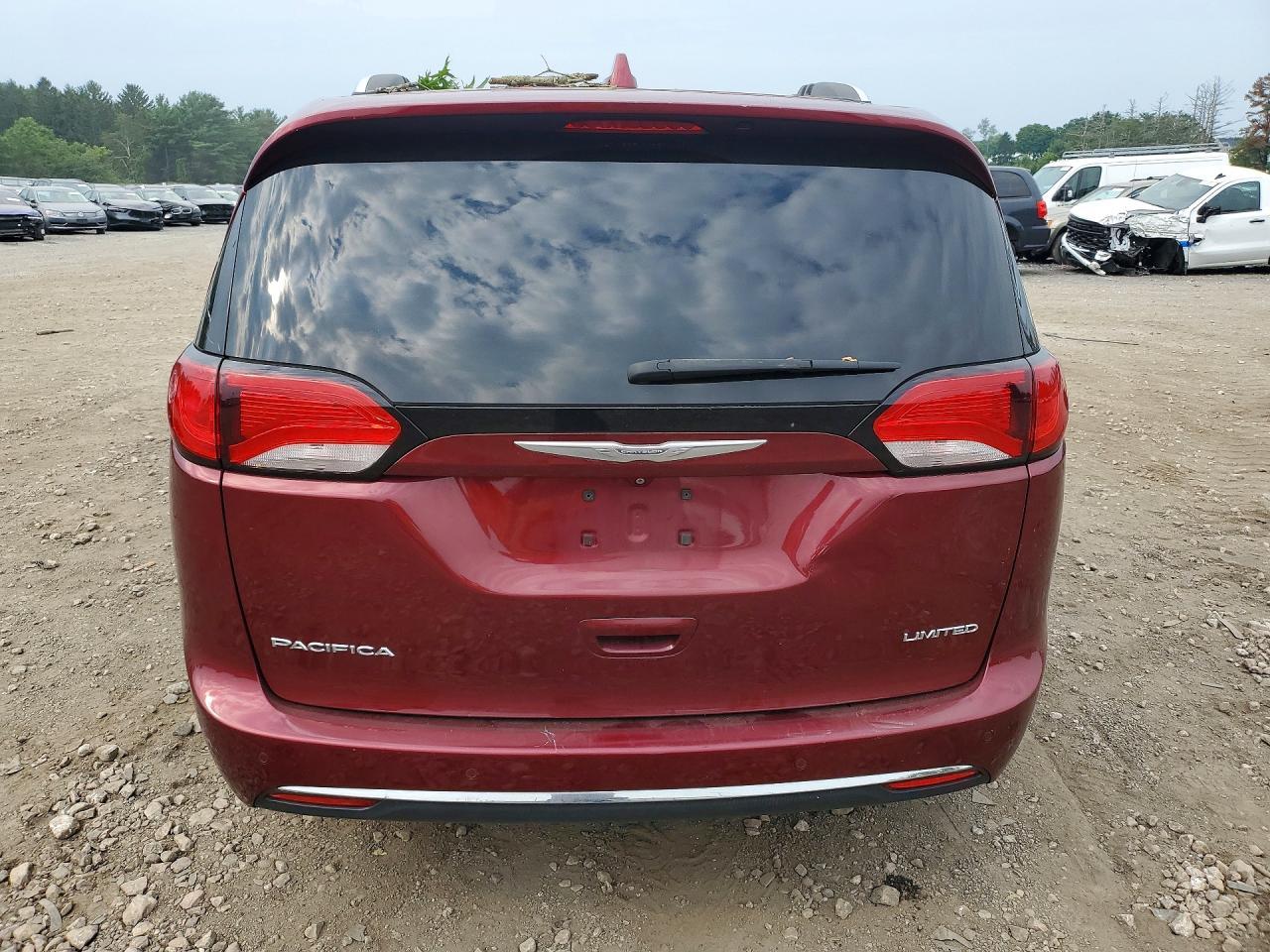 2017 Chrysler Pacifica Limited - Image 6