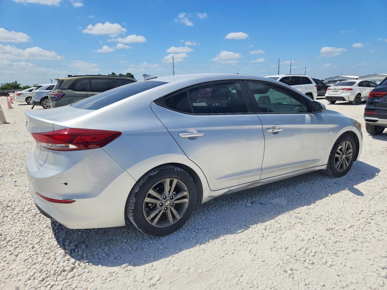 2018 Hyundai Elantra Value Edition - Фото 3
