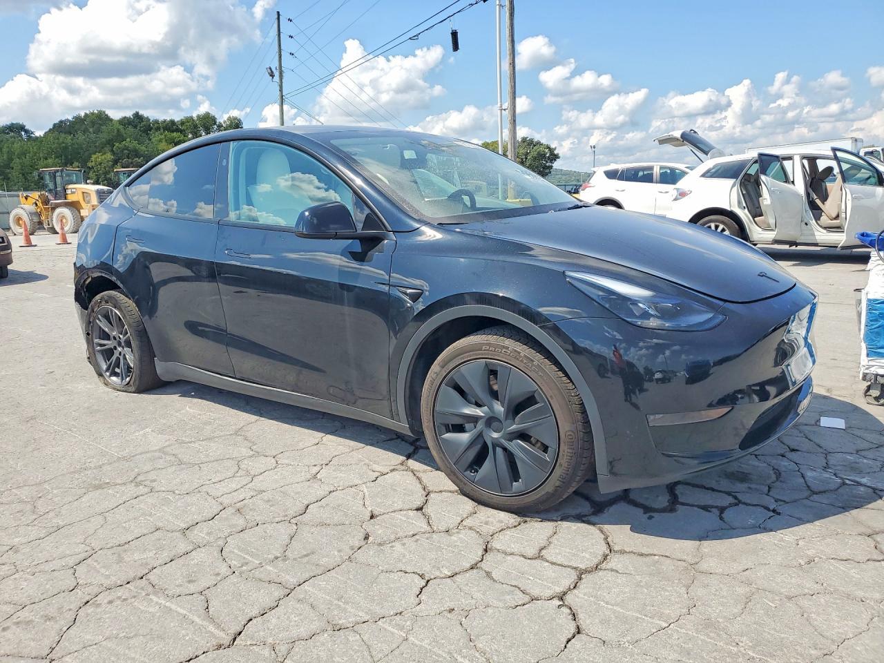 2024 Tesla Model Y - Image 4