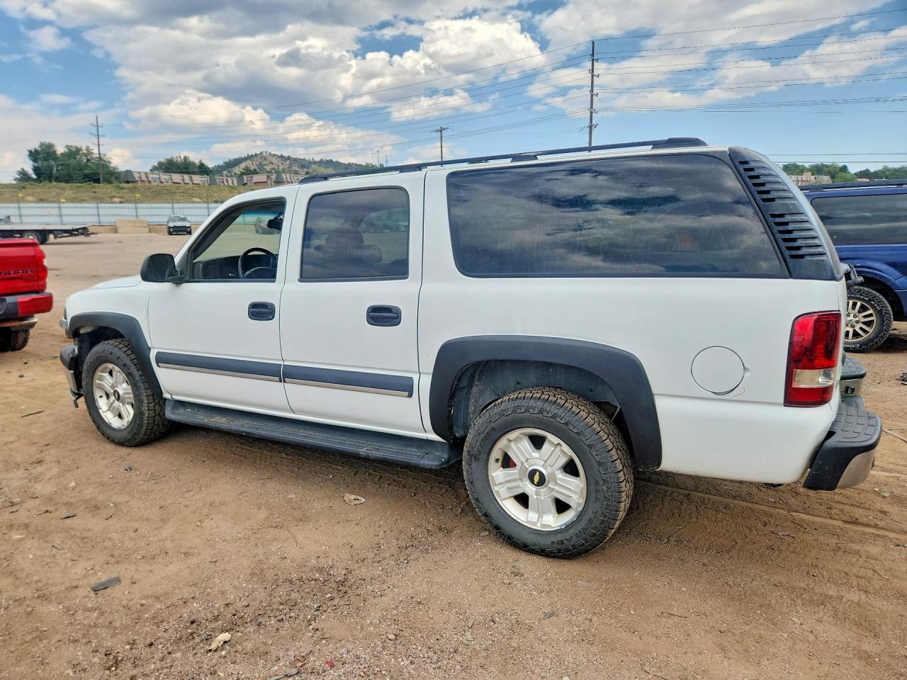 2003 Chevrolet Suburban K1500 - Фото 2