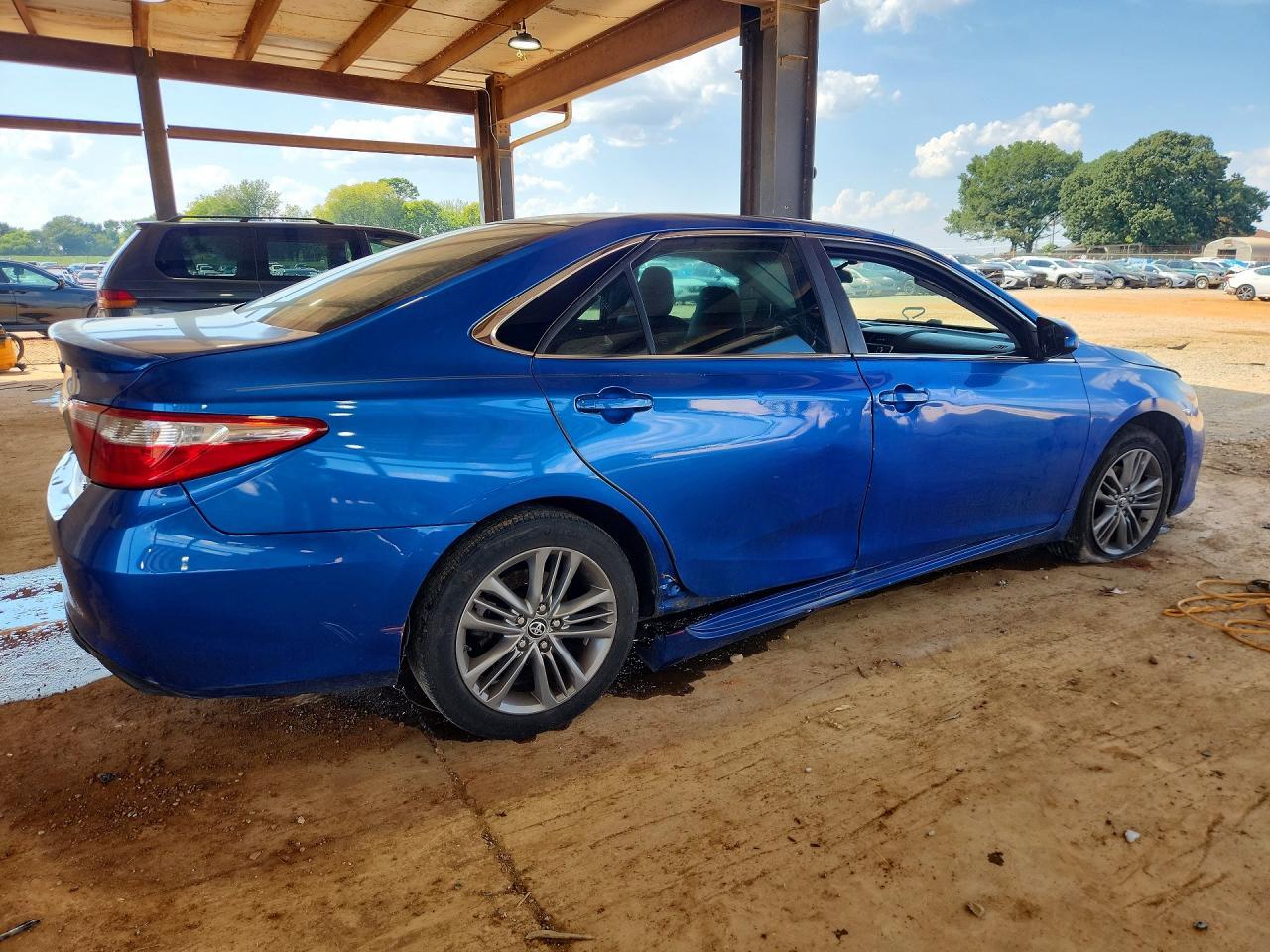 2017 Toyota Camry Se - Фото 3