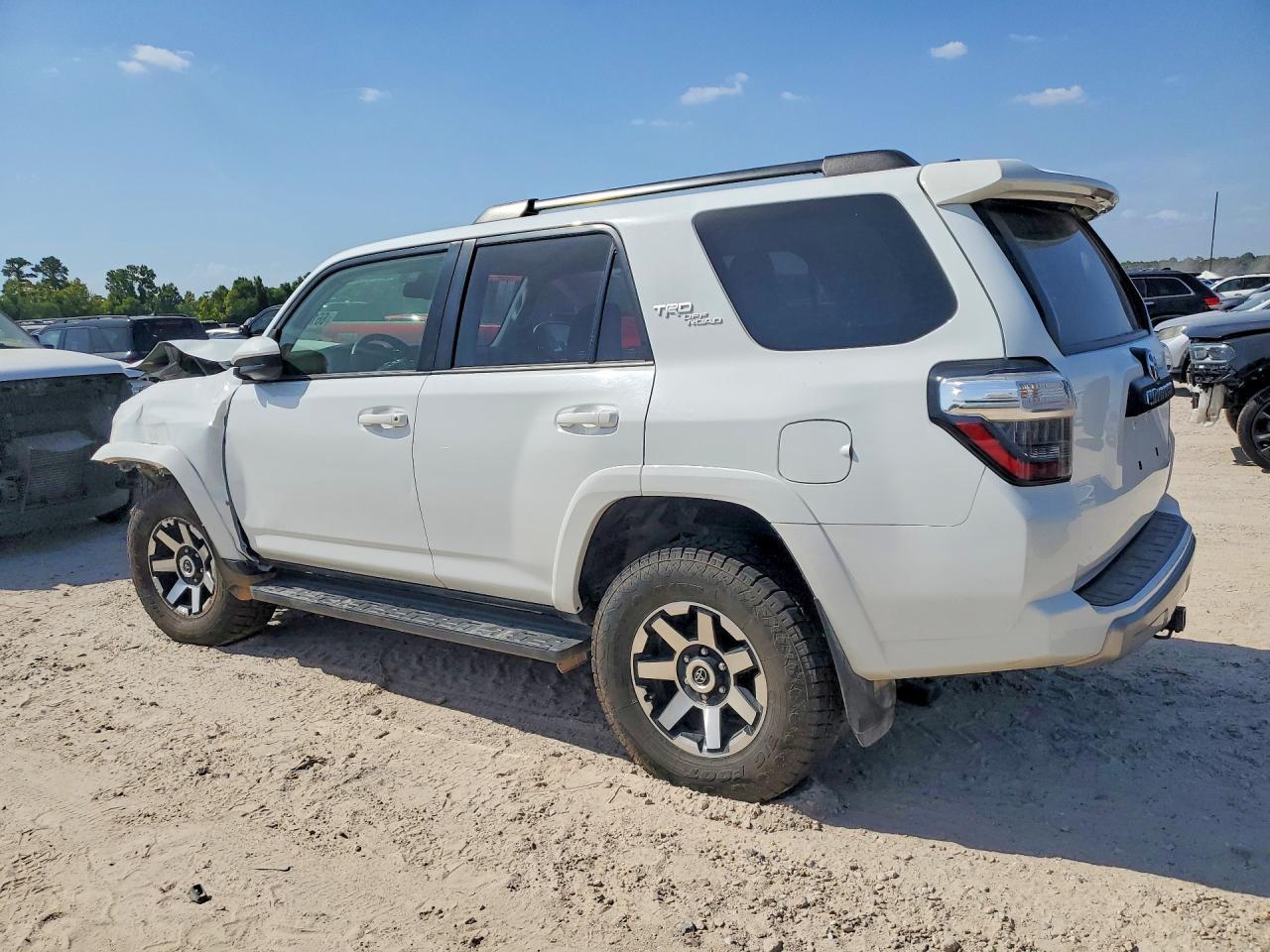 2024 Toyota 4Runner Trd Off-Road - Фото 2