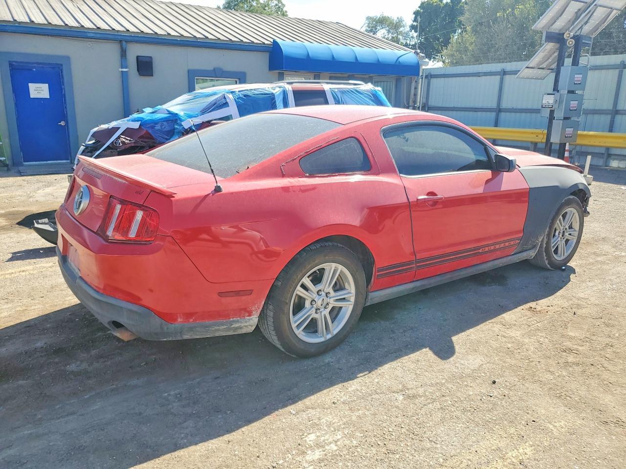 2010 Ford Mustang - Image 3
