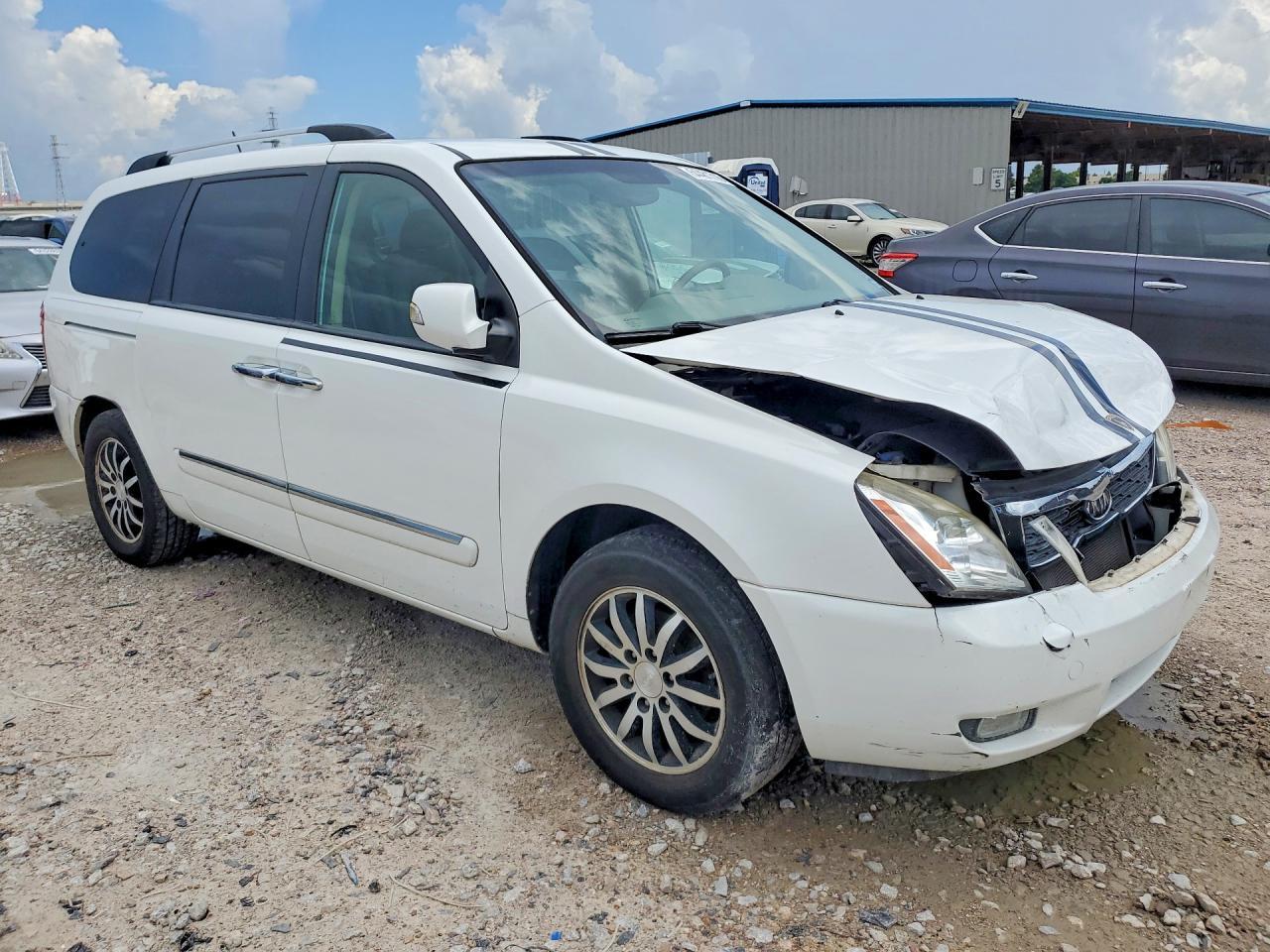 2012 Kia Sedona Ex - Image 4