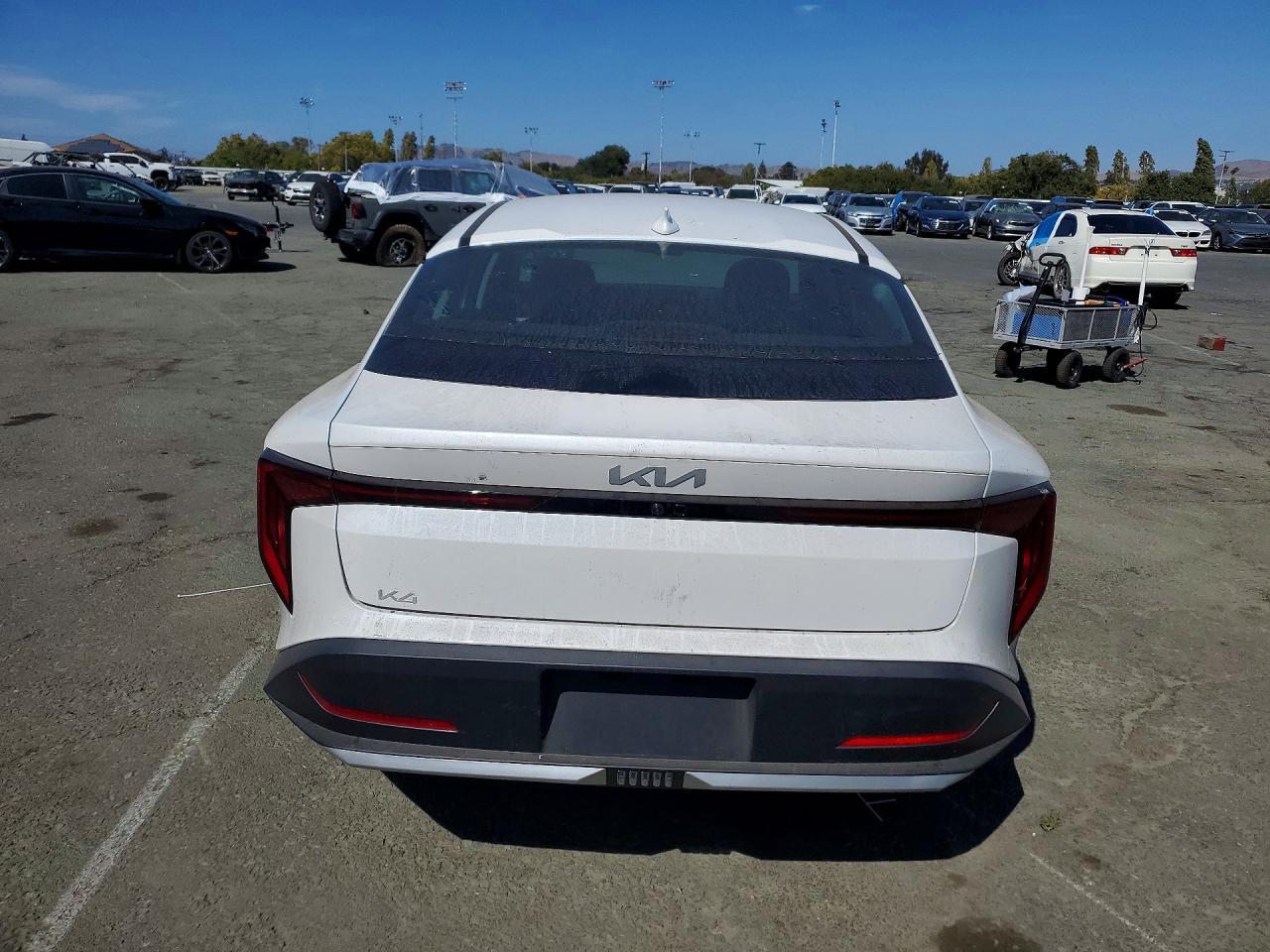 2026 Kia K4 Lxs - Image 6