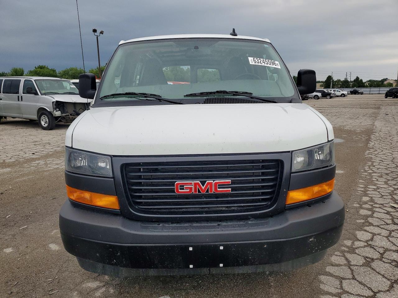2025 GMC Savana 2500 Cargo Delivery Van - Фото 5