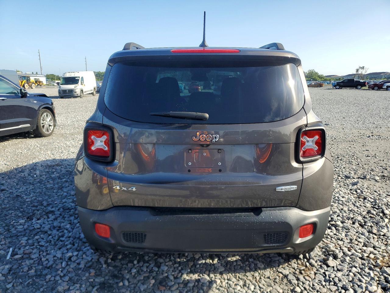 2017 Jeep Renegade Latitude - Фото 6