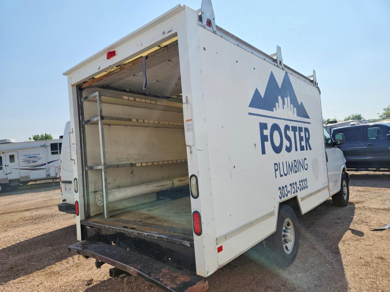 2015 Chevrolet Express Box Truck - Фото 3