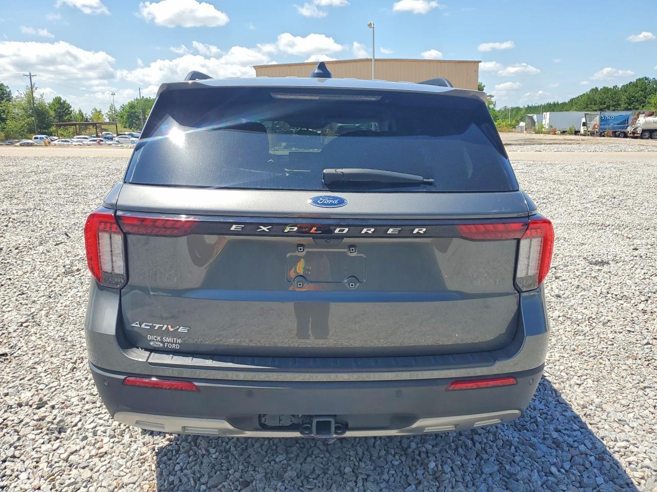 2025 Ford Explorer Active - Фото 6