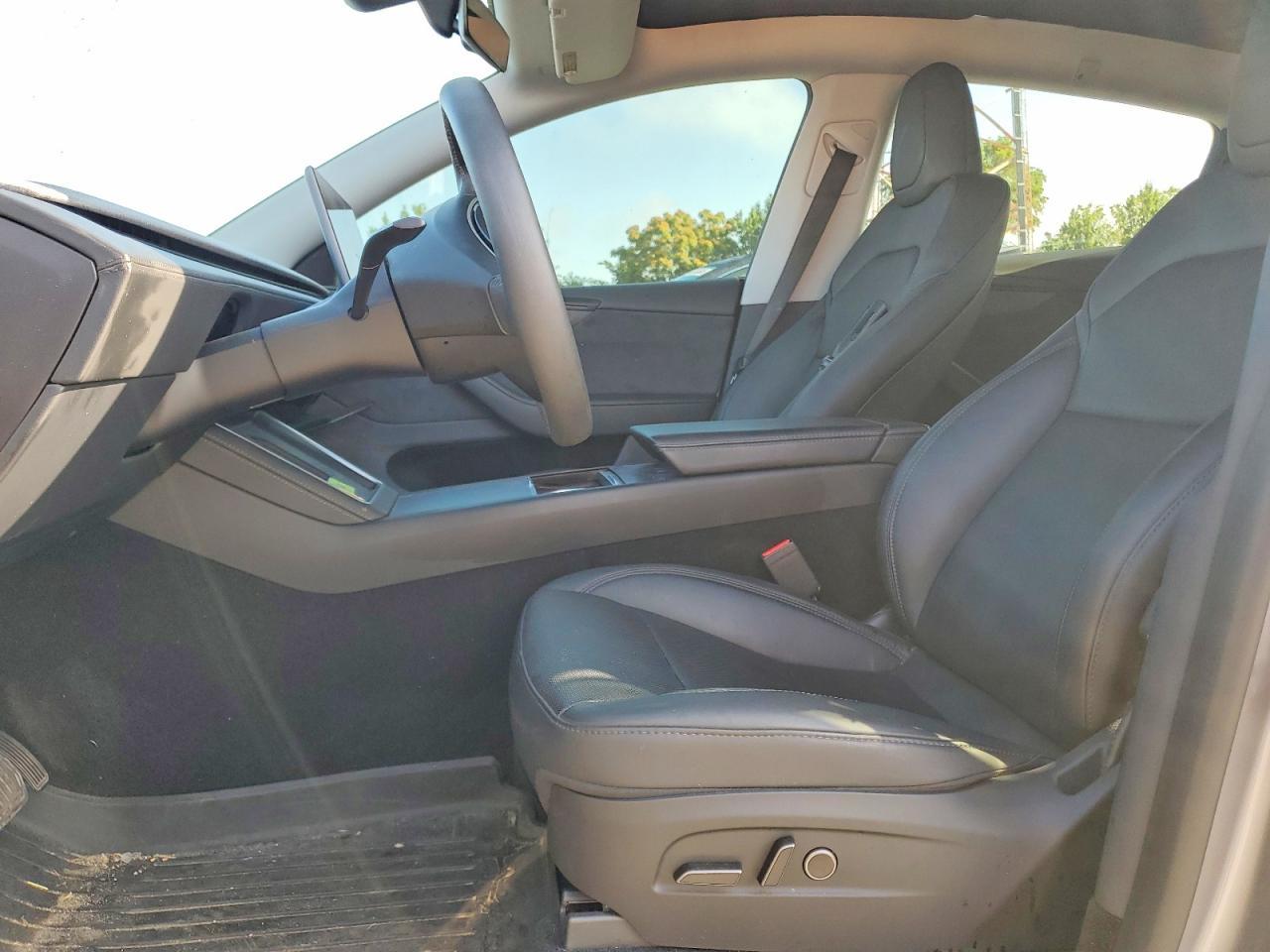 2026 Tesla Model Y - Фото 7
