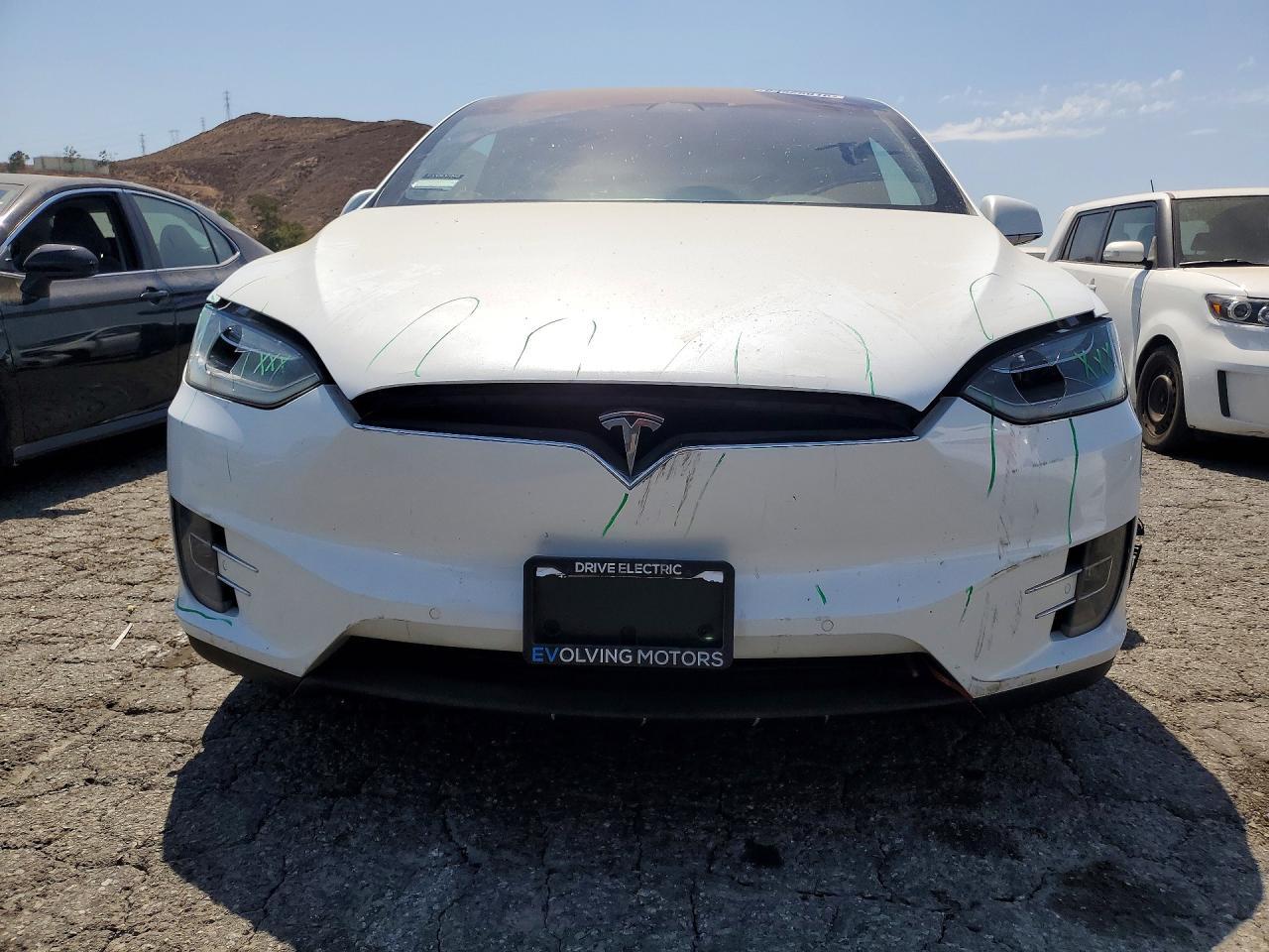 2018 Tesla Model X - Фото 5