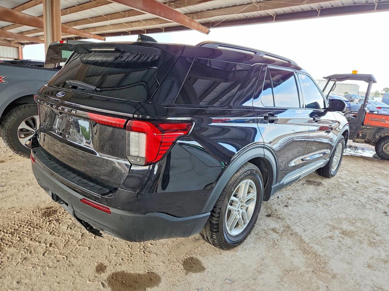 2025 Ford Explorer Active - Фото 3